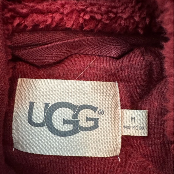 UGG Quilted Red Hoodie with Soft Sleeves Zip Up jacket - Picture 3 of 3